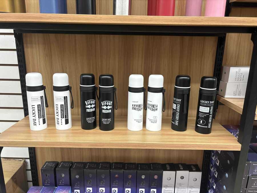 Black and white fashion plastic hanging thermos cup 500ML - PremiumBrandGoods